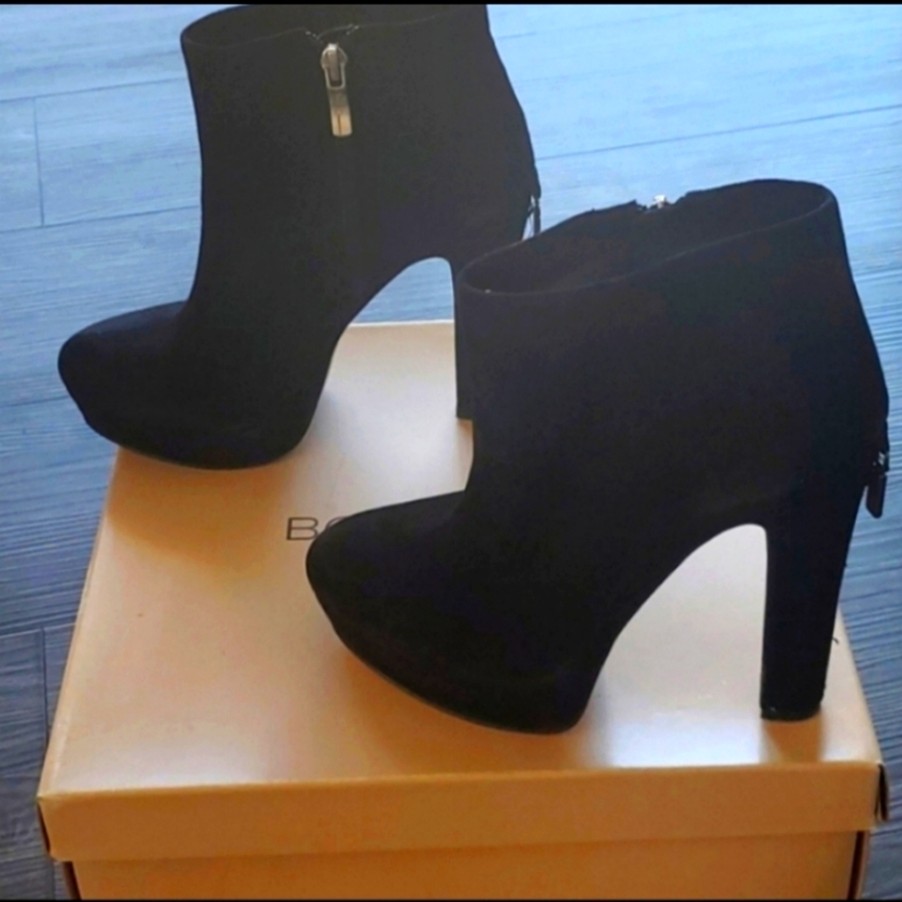 BCBGeneration Joesana Black Suede Ankle Bootie 7.5